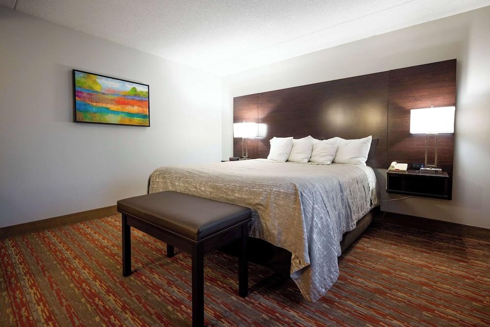Endeavor Inn & Suites Trademark Collection by Wyndham - photo 12