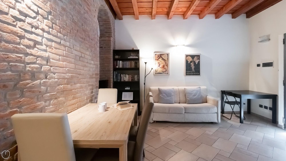 Italianway Easy Muratori 8 — 4-Star Luxury Hotel in Milan, Italy