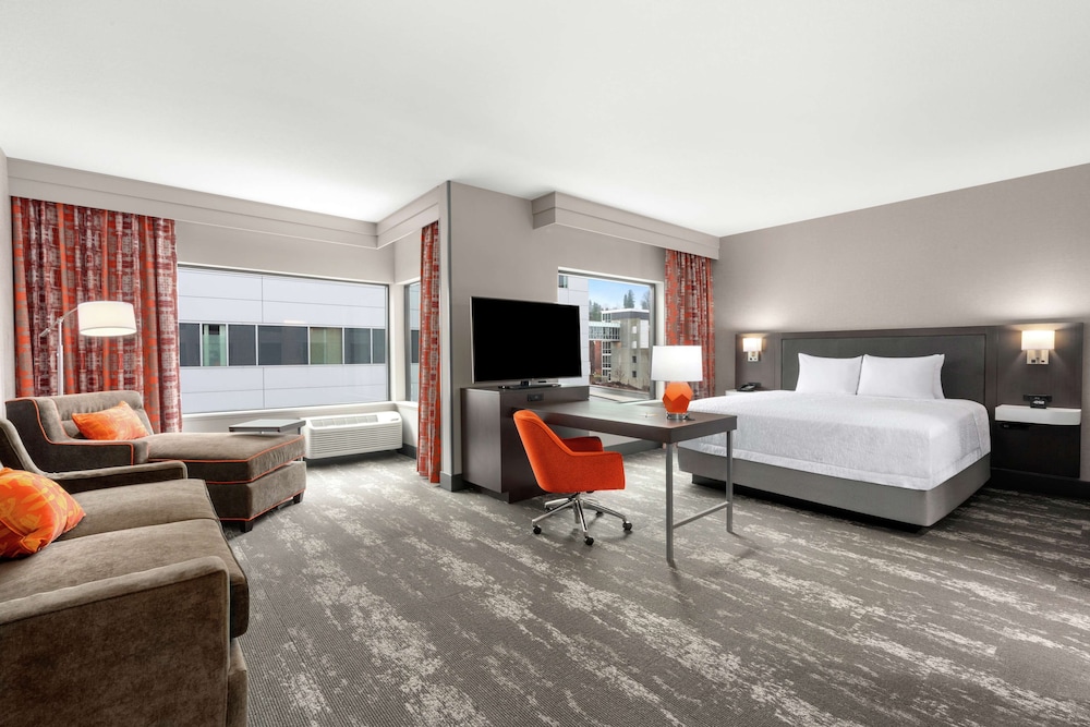 Hampton Inn & Suites Spokane Downtown South - photo 16