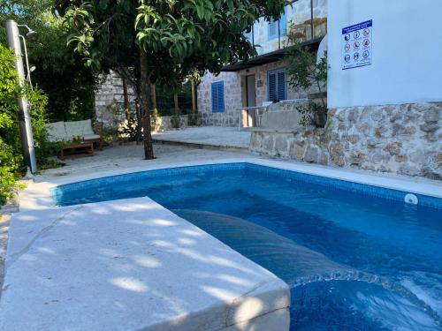 Nespola - carbon neutral hotel in Ston
