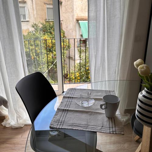 Donna Flora s House — 4-Star Luxury Hotel in Naples, Italy