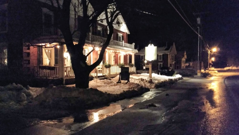 Black Lantern Inn - photo 33