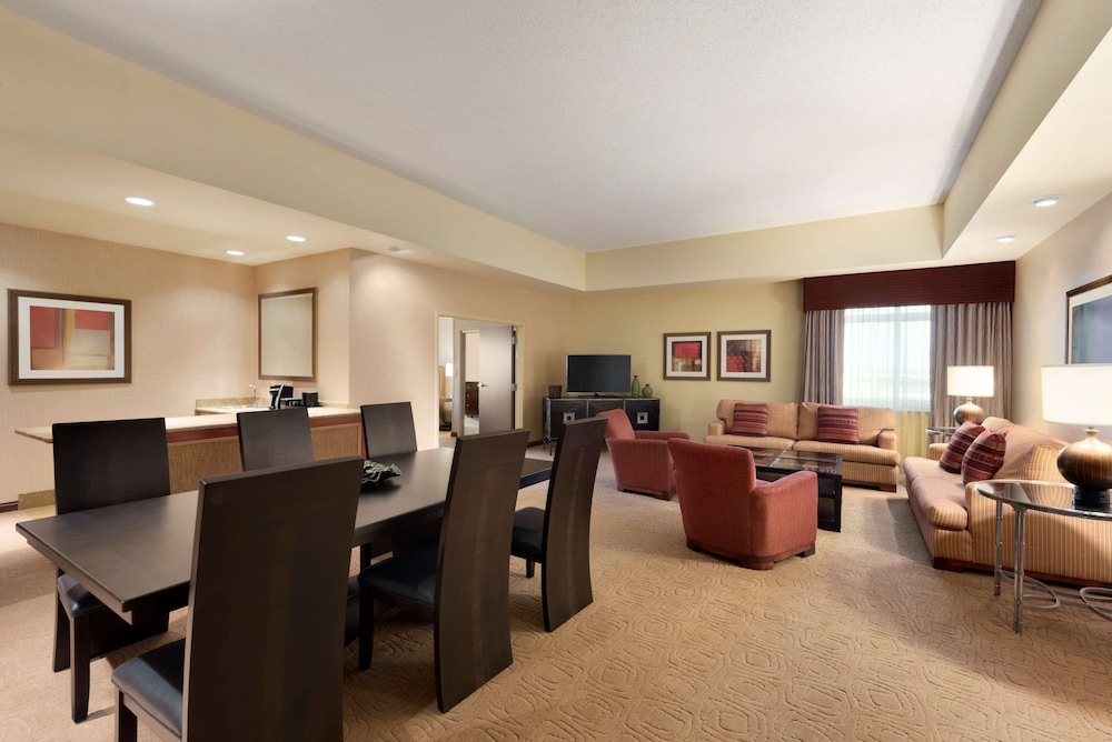 Embassy Suites Omaha La Vista Hotel & Conference Center - photo 22
