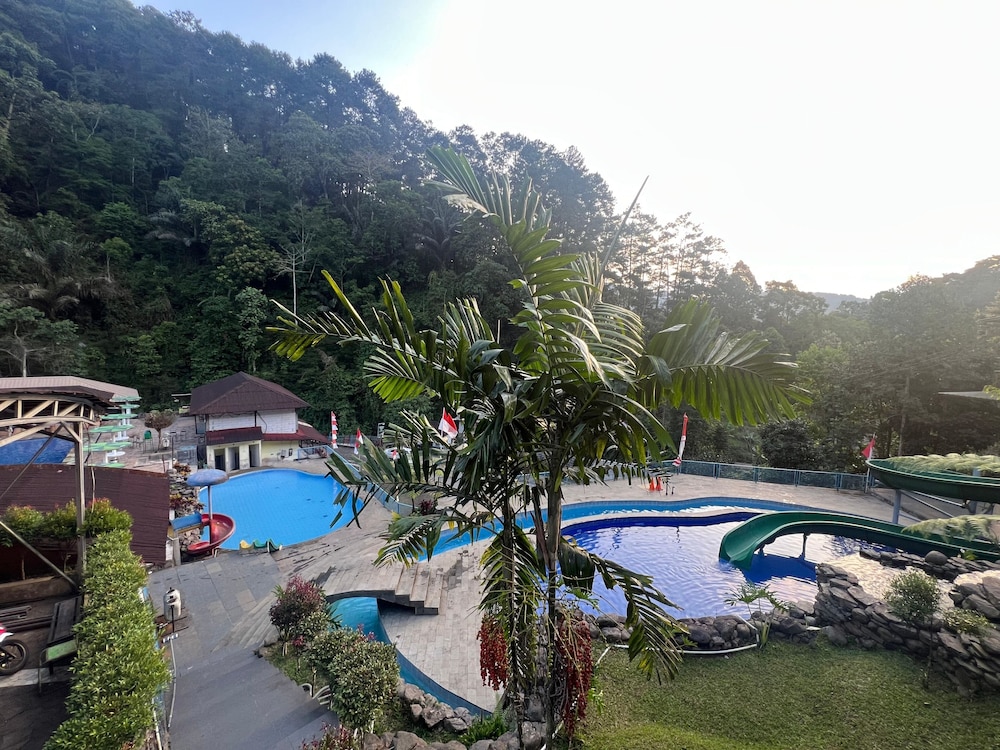 Kampung Karuhan Eco Green Park Sumedang — Sumedang