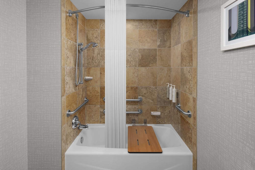 Hampton Inn Cleveland Downtown - photo 19