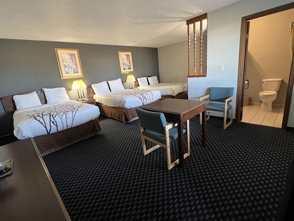 Greensburg Inn - photo 10