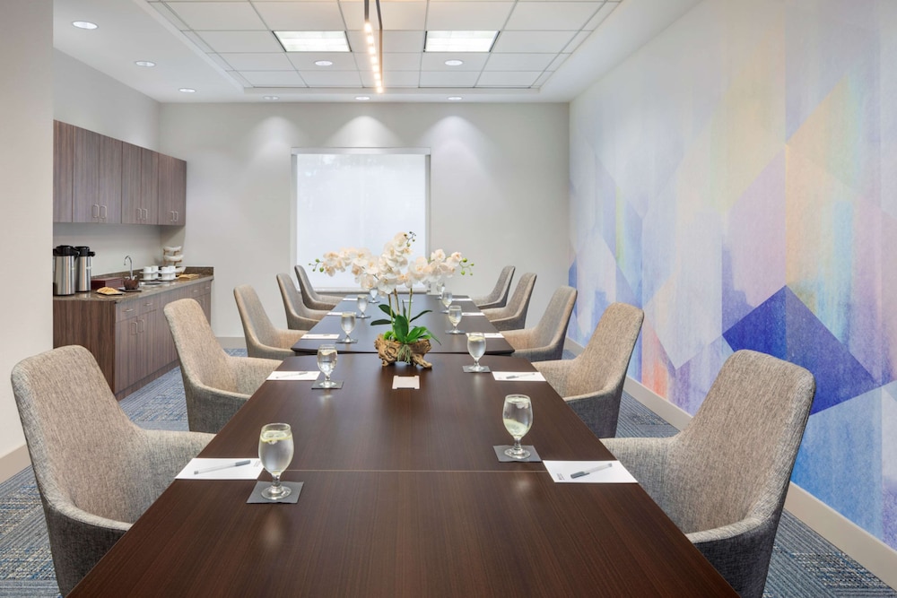 Hilton Garden Inn Miami Airport West - photo 22