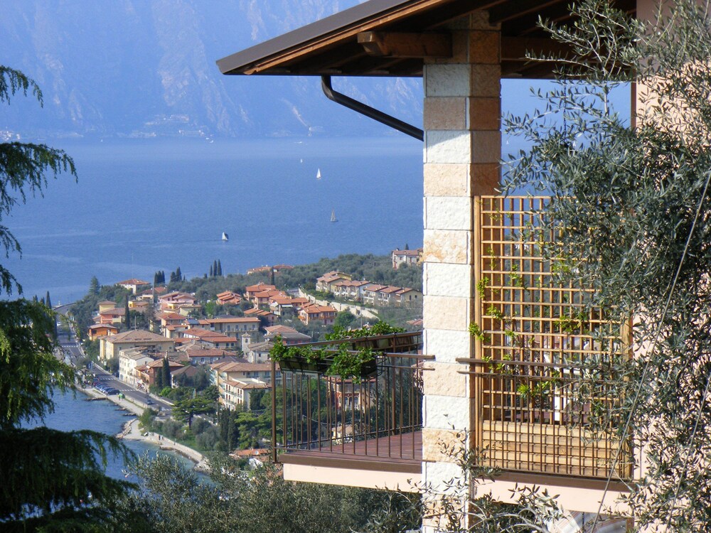 Casa Palmira — 4-Star Luxury Hotel in Brenzone, Italy