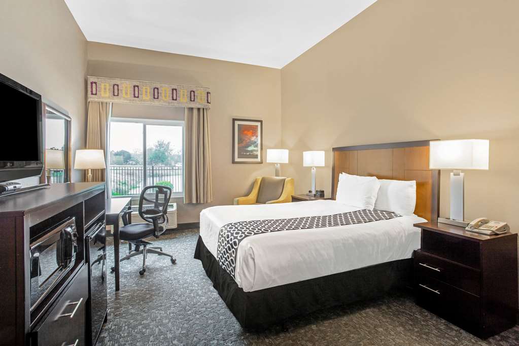 La Quinta Inn & Suites by Wyndham Biloxi - photo 28