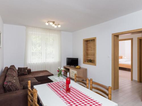 Villa Celenca Two Bedroom Apartment with Terrace and Pool View A1