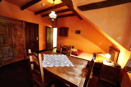 Stylowy Zajazd Pod Czarnym Kogutem in Czarna, Poland