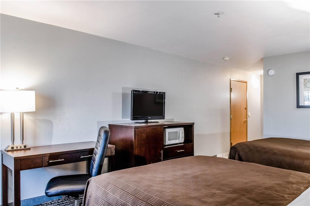 Clarion Hotel By Humboldt Bay - photo 17