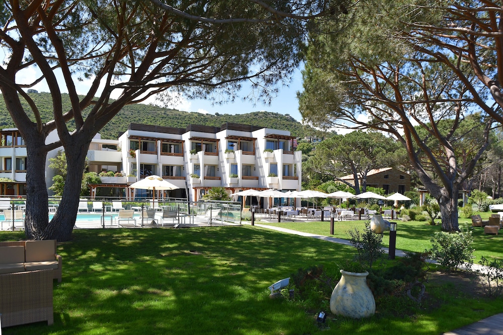 Hotel De La Roya — Saint Florent Sur Cher