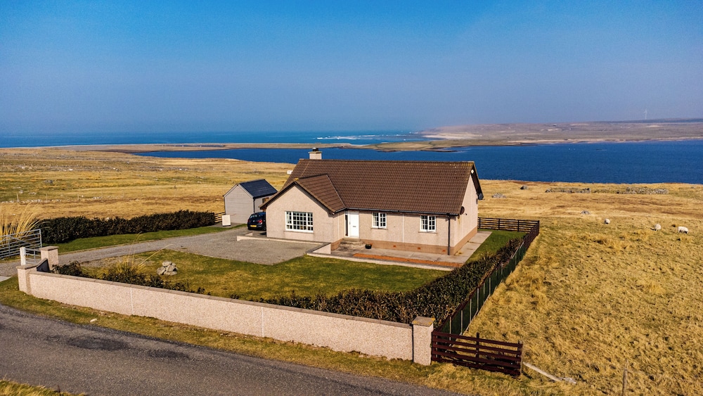 Atlantic views at Arnisdale House on Lewis — 4-Star Luxury Hotel in Isle Of Lewis, United Kingdom