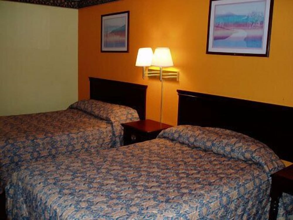 Allstate Inn Seymour - photo 3