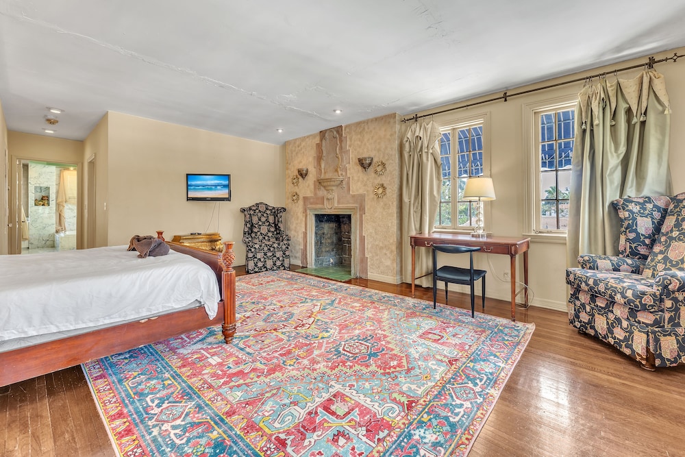 Young Mansion - photo 27
