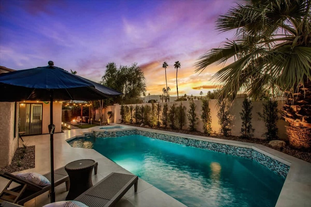 Paradise At Waring Place — Palm Desert