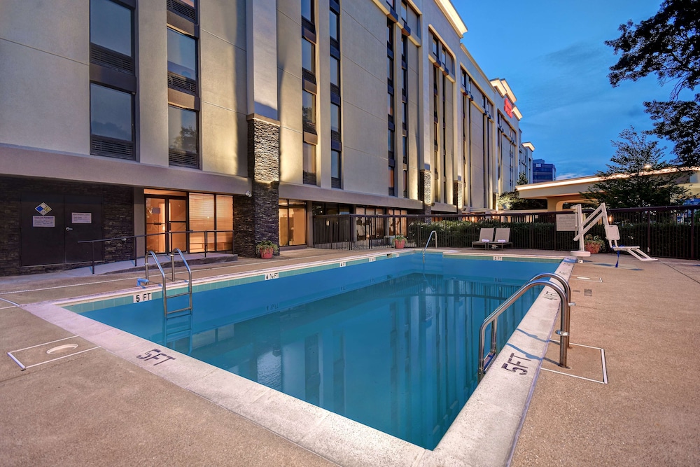 Hampton Inn & Suites Alexandria Old Town Area South - photo 64
