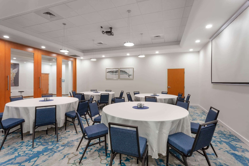 Maritime Hotel Fort Lauderdale Airport & Cruiseport - photo 39