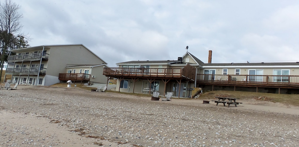 Algoma Beach Motel - photo 98