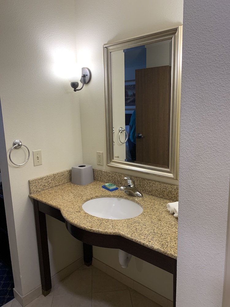 Holiday Inn Express Hotel & Suites Torrington by IHG - photo 21