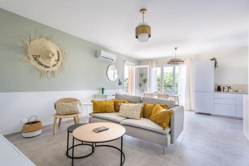 Tropiques En Provence — hotel near Avignon Caumont airport