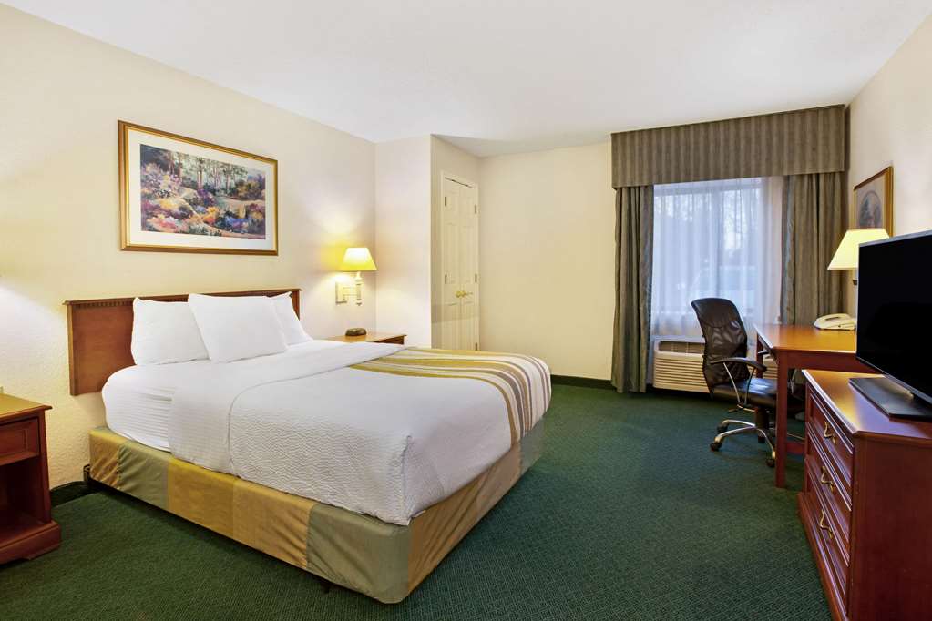 La Quinta Inn by Wyndham Detroit Canton - photo 17
