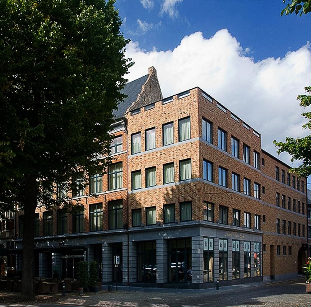 Hotel Van Eyck — Maaseik