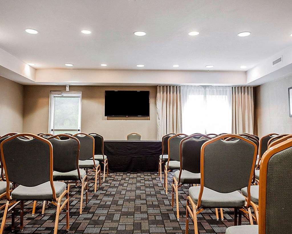 Comfort Suites Independence Kansas City - photo 22