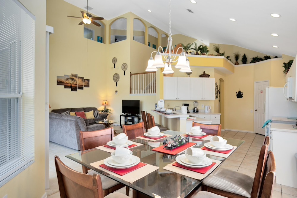 Fantastic Resort 5BR House South Facing Pool Spa - photo 8
