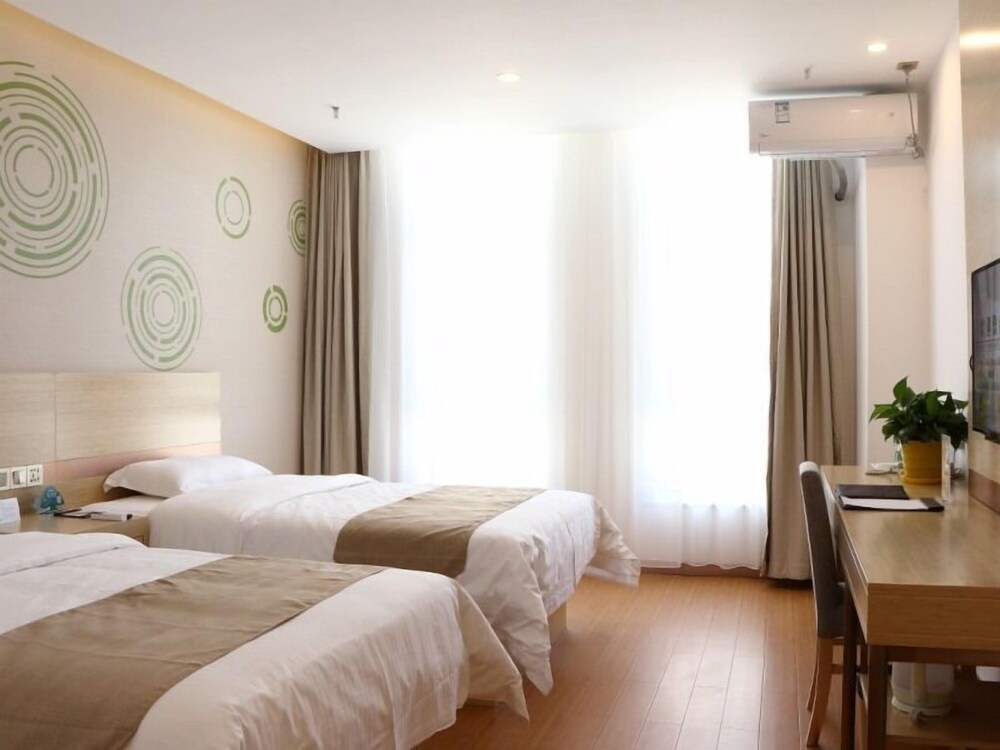 GreenTree Inn ChengDe Shuangluan District Xinhuiwan Hotel in Chengde, People's Republic of China