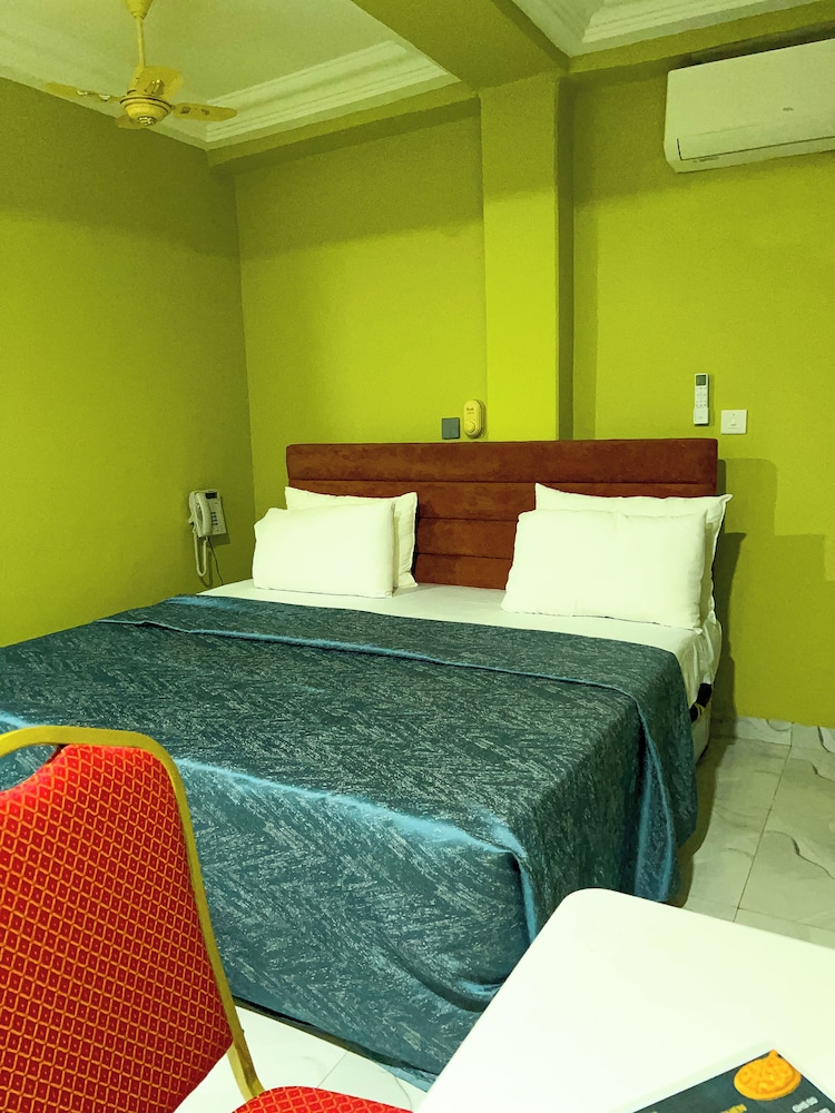 Executive Key Hotel — Unknown City — photo 4