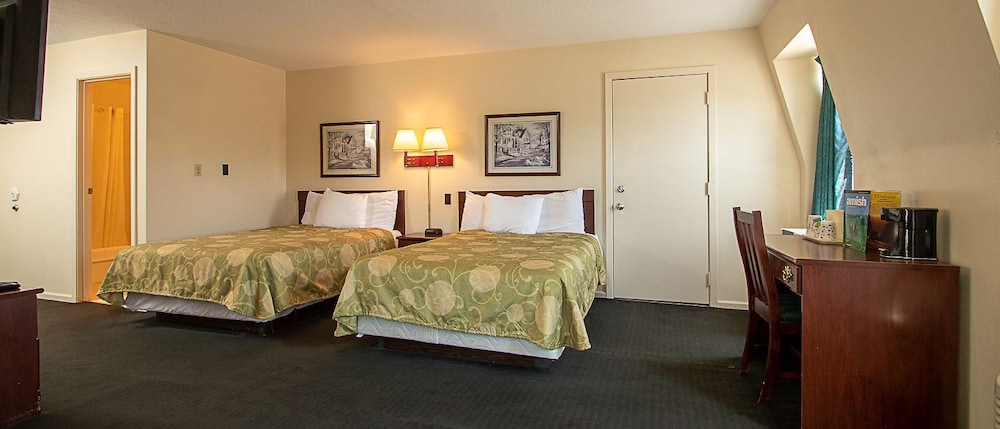 Country Squire Inn & Suites - photo 8