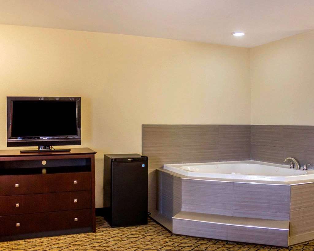 Quality Inn Waterbury East - photo 26