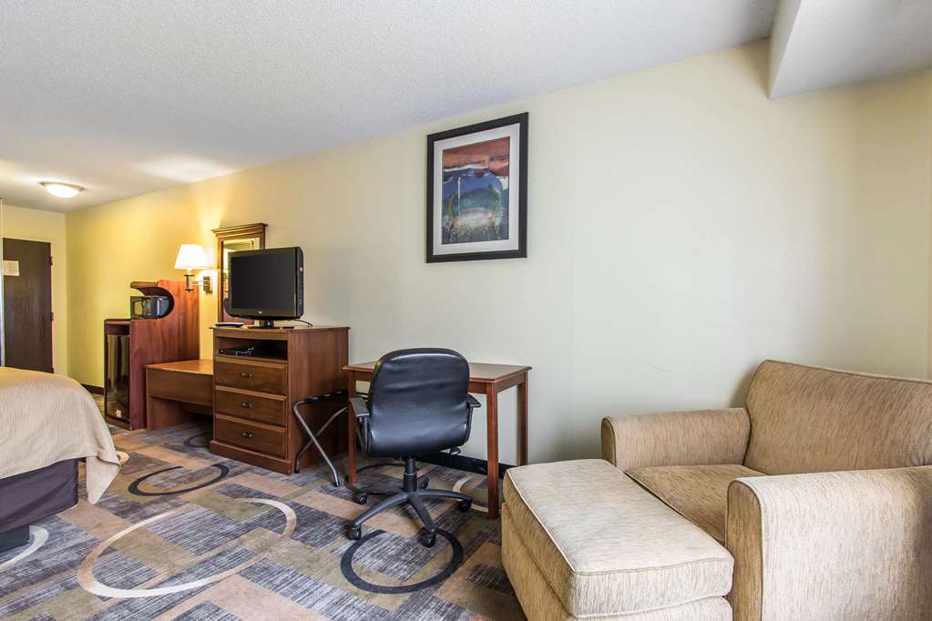 Quality Inn & Suites Memphis East - photo 20