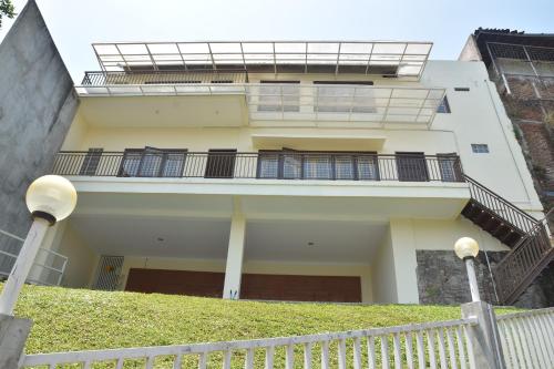 Kerinci Hill Holiday Home Dago Golf — 4-Star Luxury Hotel in Bandung, Indonesia