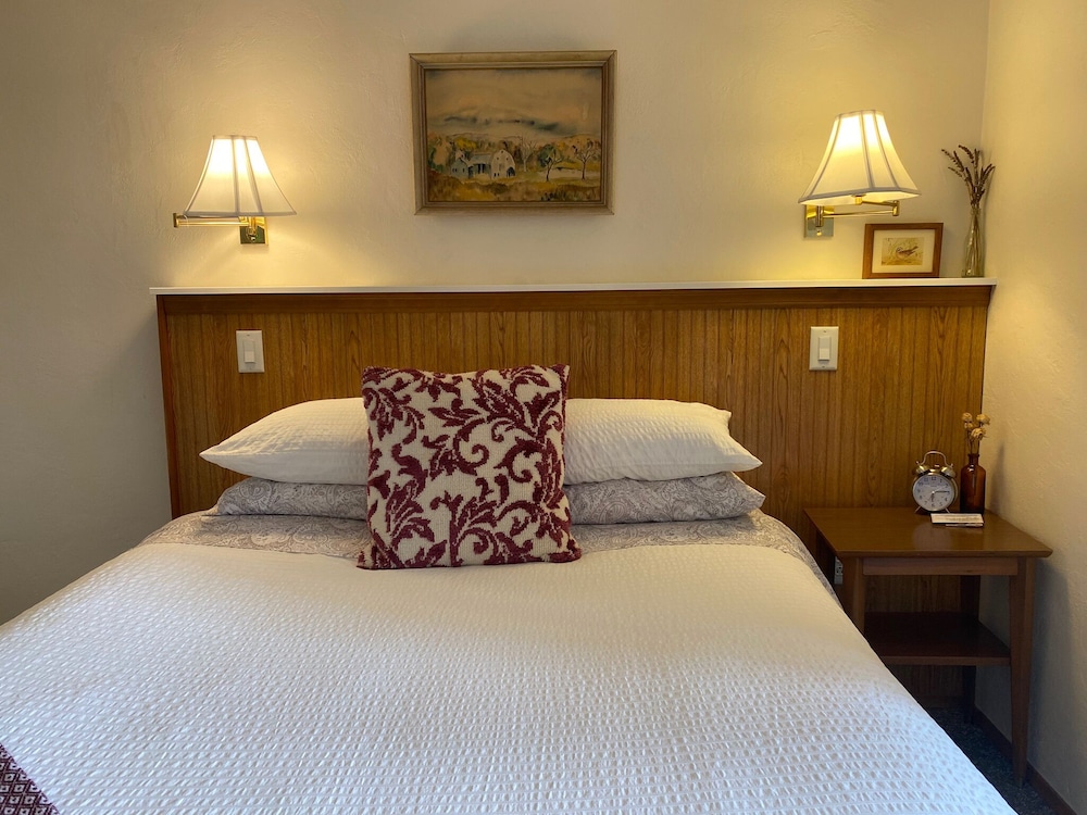 Emerald Valley Inn - photo 13