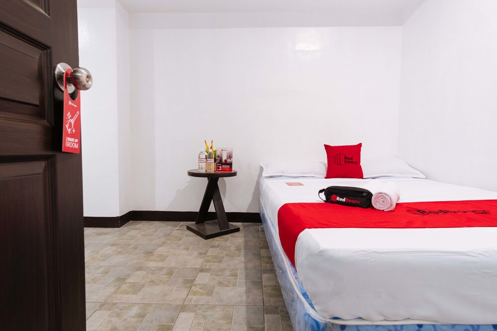 RedDoorz Plus @ Aurora Hill Baguio — Baguio — photo 5