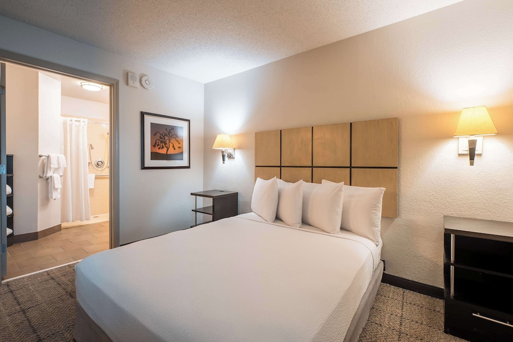 Sonesta Simply Suites Fort Worth - photo 10