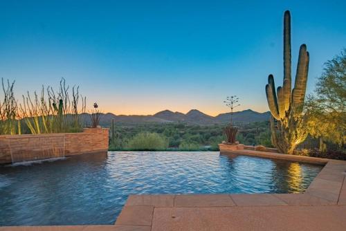 Your Santefe Home Away — 4-Star Luxury Hotel in Cave Creek, United States