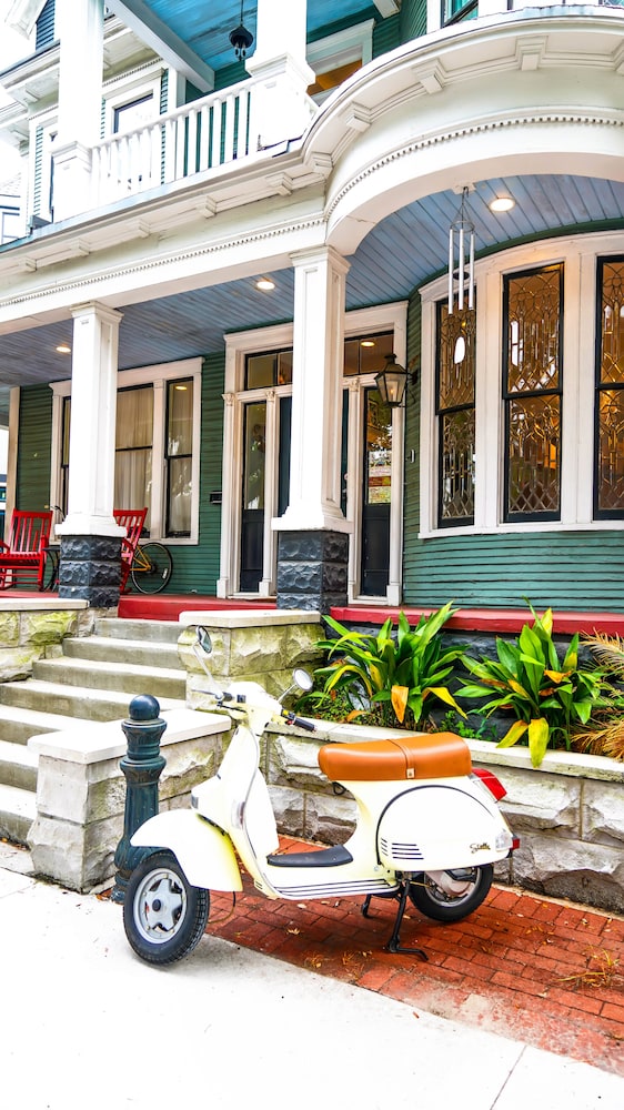 Isetta Inn - photo 401