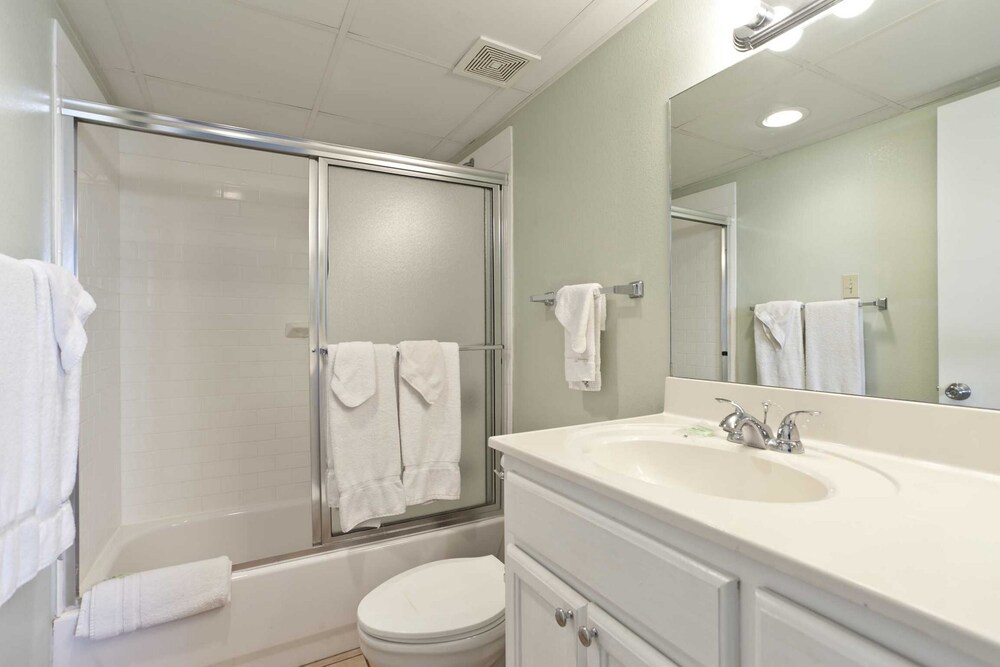 Bahia Mar Solare Tower 6th floor Oceanview Condo 3bd 3ba w Pools - photo 49