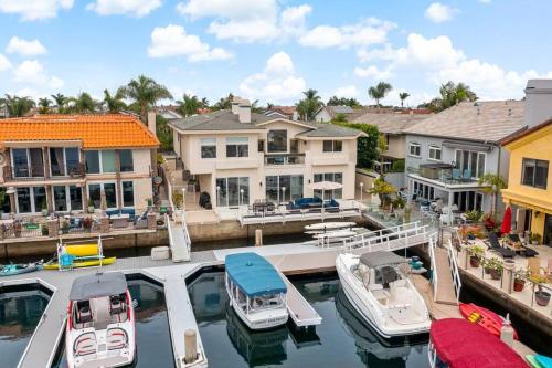 Luxury Waterfront Home in the Heart of the Harbor — 4-Star Luxury Hotel in Huntington Beach, United States