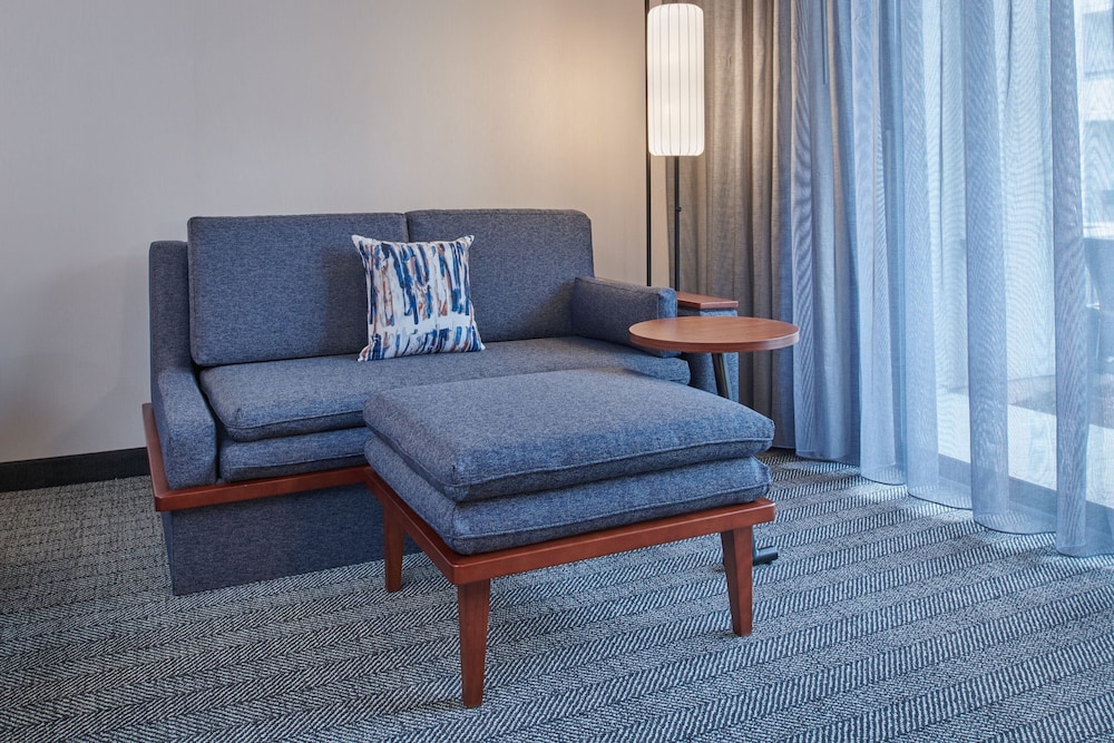 Courtyard by Marriott Detroit Livonia - photo 9