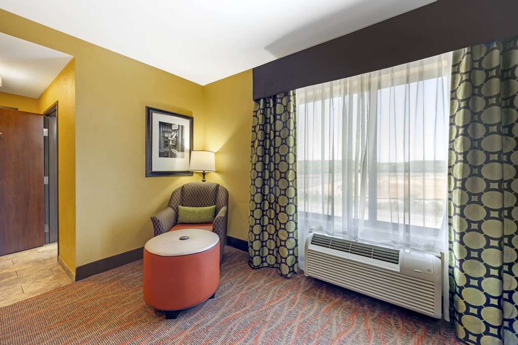 Best Western Plus Tupelo Inn & Suites - photo 13