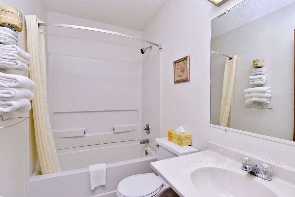 Americas Best Value Inn & Suites International Falls - photo 12