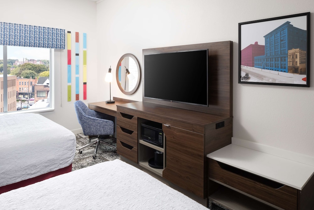 Hampton Inn & Suites by Hilton Rochester Downtown - photo 10