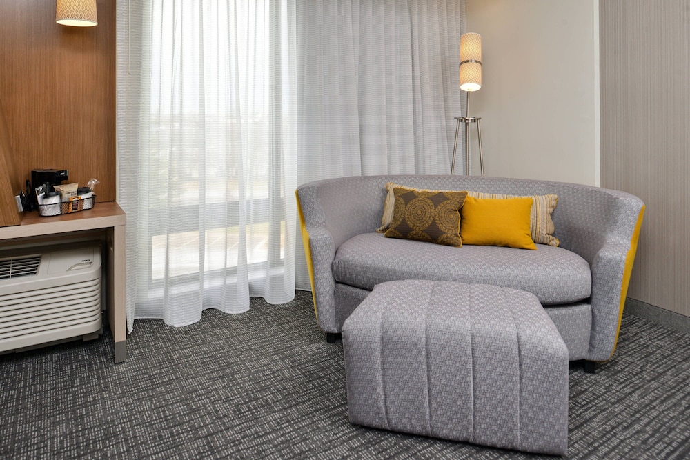 Courtyard by Marriott Kansas City Olathe - photo 12