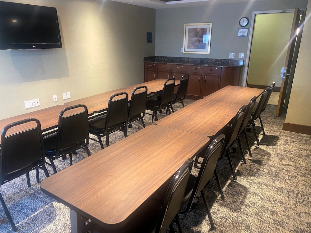 Staybridge Suites Great Falls by IHG - photo 110