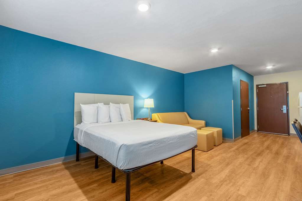 WoodSpring Suites Miramar - photo 17